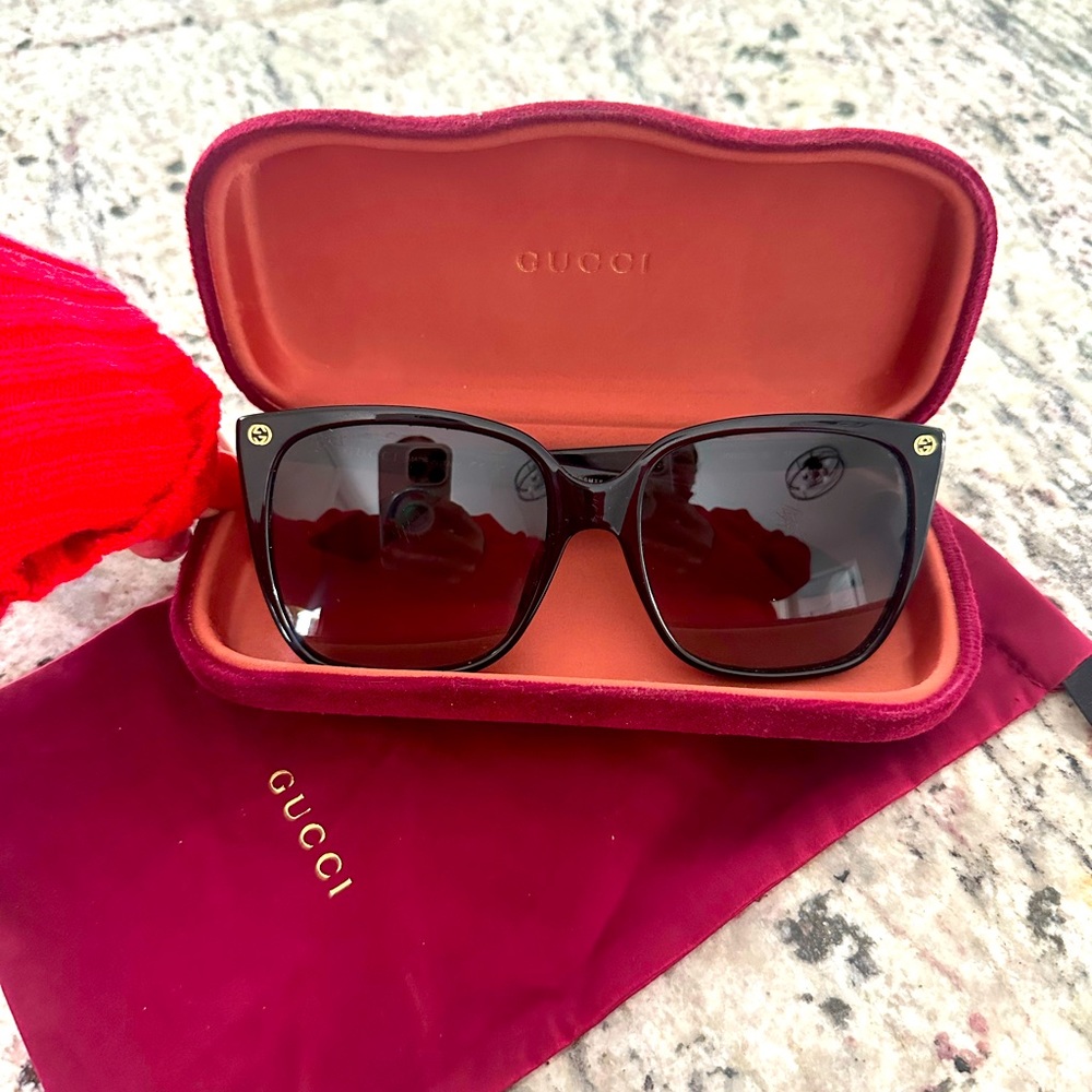 Black Gucci Sunglasses